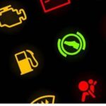 O que essas luzes misteriosas do painel do carro significam para mim?